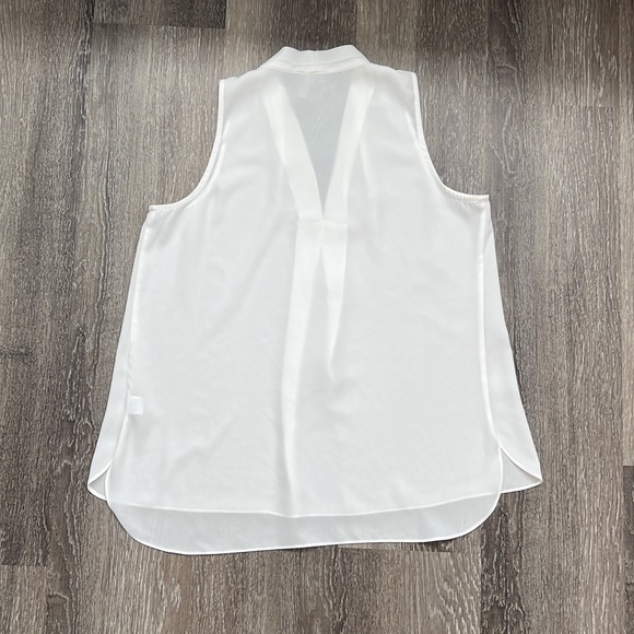Vince Camuto Sheer White V Neck Blouse Flowy Small - Picture 8 of 8